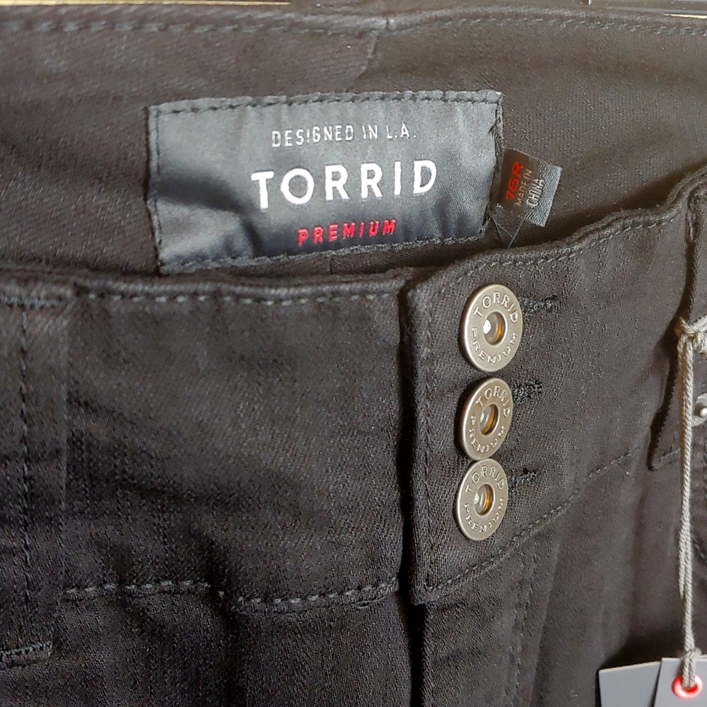 Torrid premium cropped jegging black jeans distressed raw hem size 16 - Picture 4 of 16